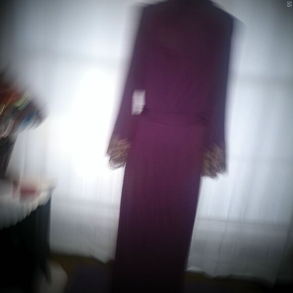SOMA INTIMATES Long Sleeve Long Maroon Robe w/Connected Tie Belt L/XL - Picture 3 of 6